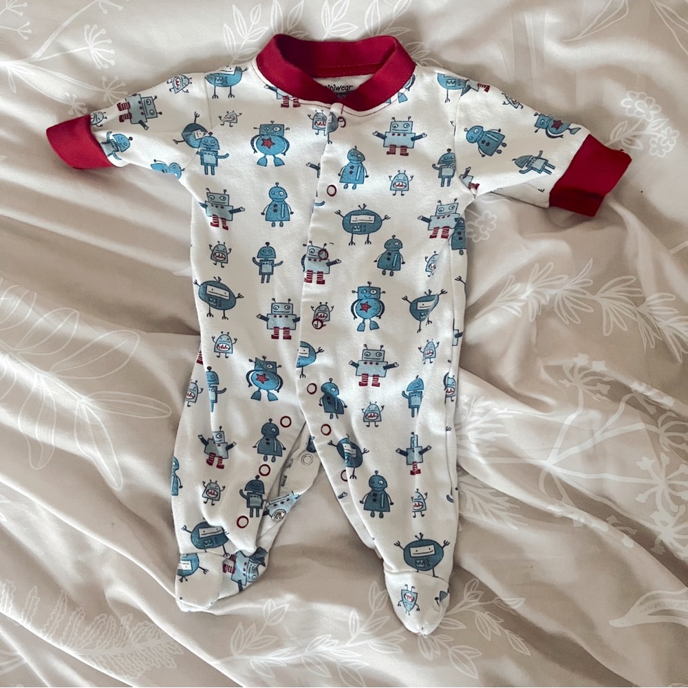 preemie robot onesie 🤖
